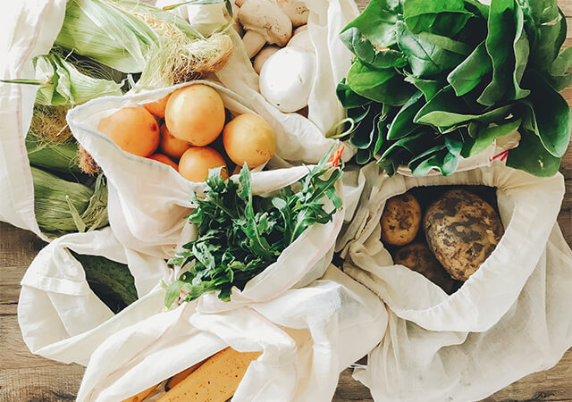 Store your fresh fruit and veggies in eco-cotton bags